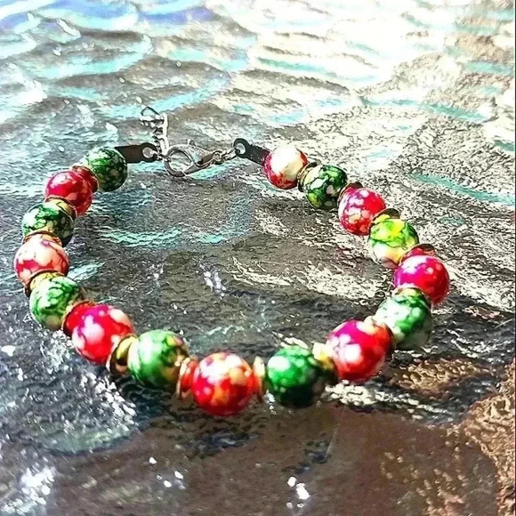 Christmas themed bracelet - Picture 2 of 4